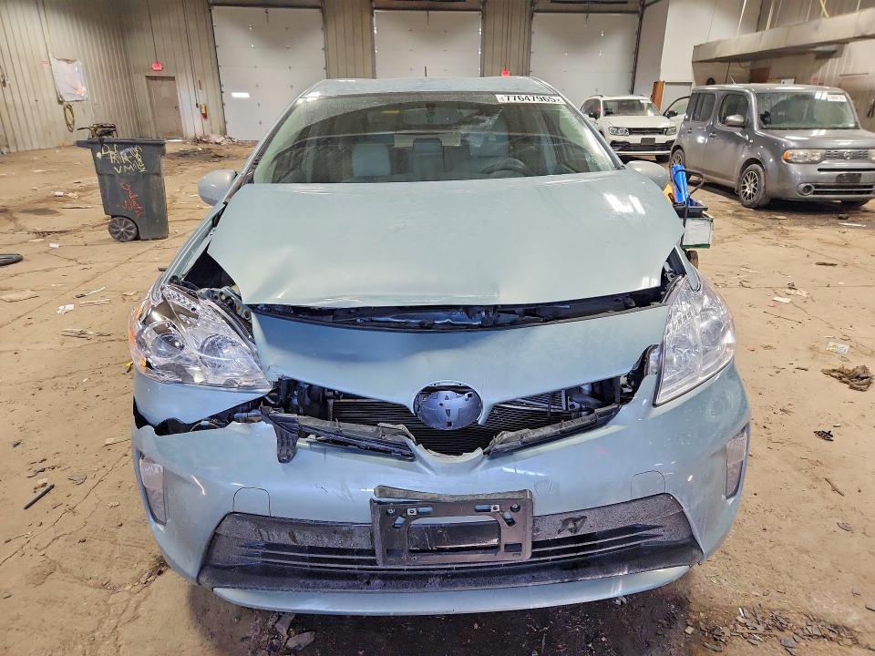 Photo 5 from auction – 2013 TOYOTA PRIUS with VIN JTDKN3DU9D1721295