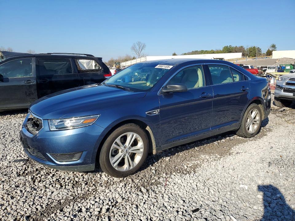 FORD TAURUS SE 2018 with VIN 1FAHP2D8XJG105413 - Photo from auction