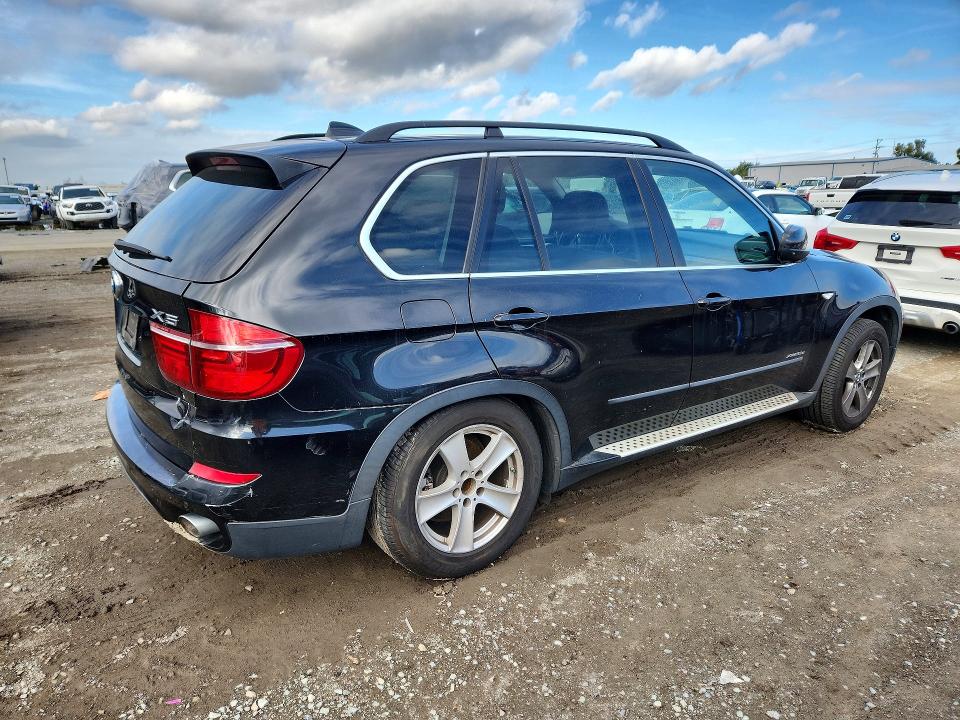 Photo 3 from auction – 2013 BMW X5 XDRIVE3 with VIN 5UXZW0C53D0B91630