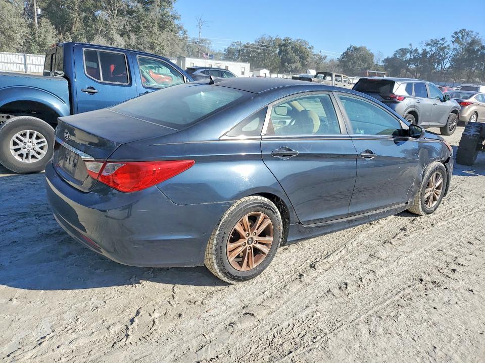 Photo 3 from auction – 2011 HYUNDAI SONATA GLS with VIN 5NPEB4AC4BH039809