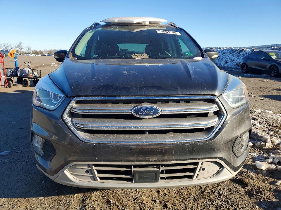 Photo 5 from auction – 2017 FORD ESCAPE with VIN 1FMCU0J94HUA92003