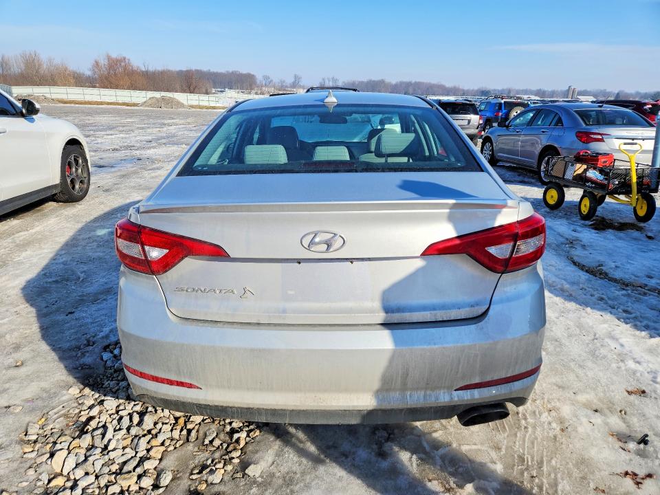 Photo 6 from auction – 2017 HYUNDAI SONATA with VIN 5NPE24AF0HH492893
