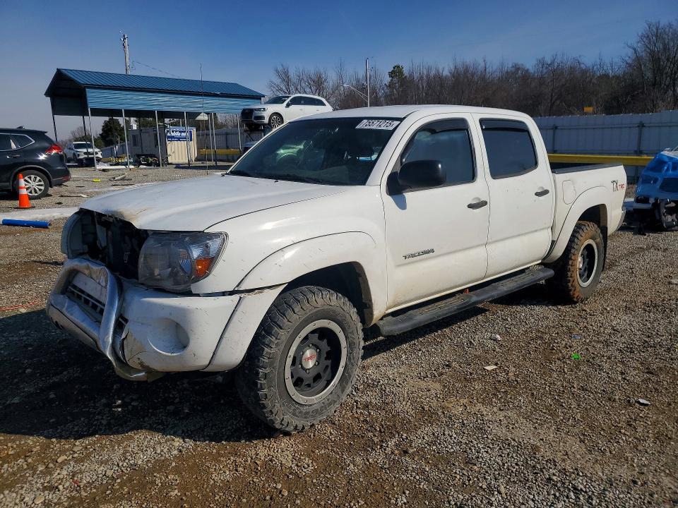 TOYOTA TACOMA 2011 with VIN 5TFLU4EN4BX008464 - Photo from auction