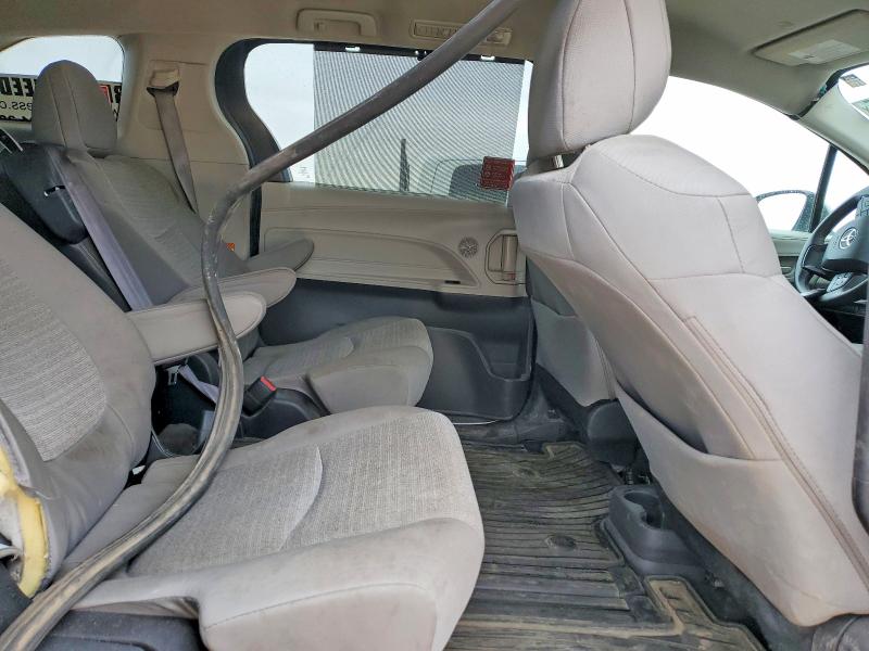 Photo 11 from auction – 2023 TOYOTA SIENNA with VIN 5TDKRKEC9PS165808