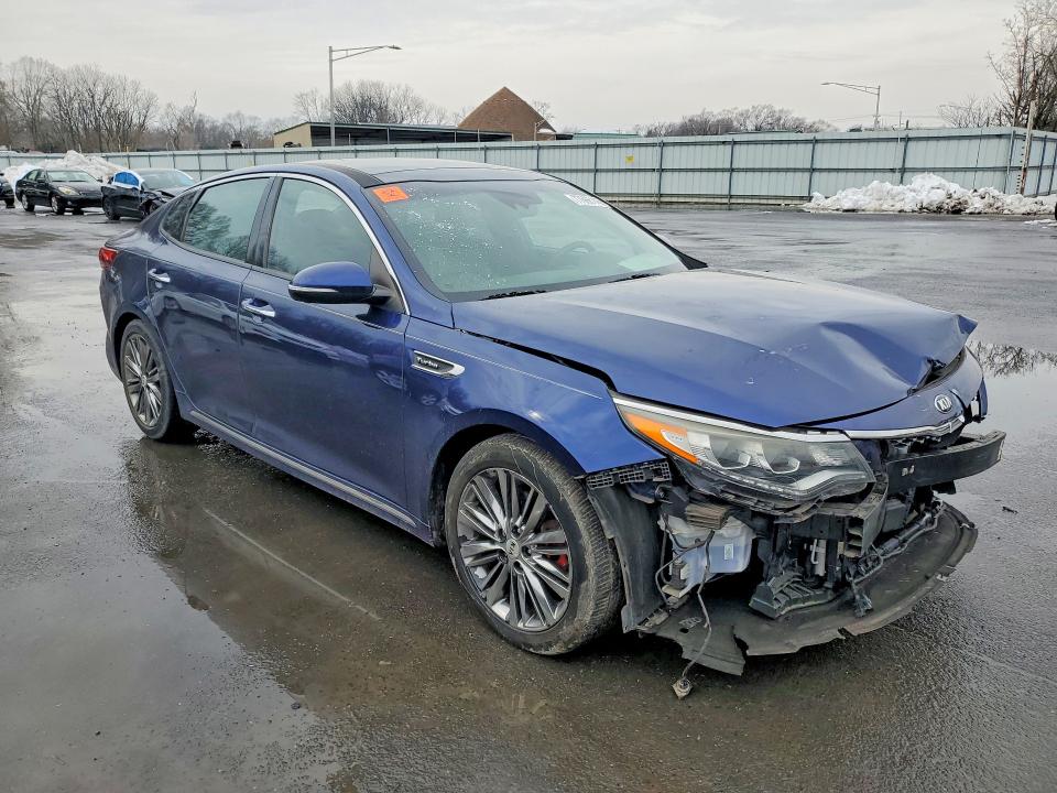 Photo 4 from auction – 2018 KIA OPTIMA with VIN 5XXGV4L24JG229947