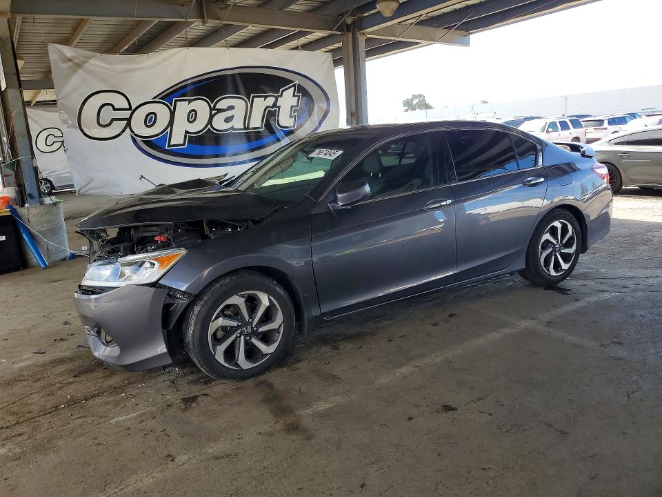 HONDA ACCORD EXL 2016 with VIN 1HGCR3F89GA009996 - Photo from auction