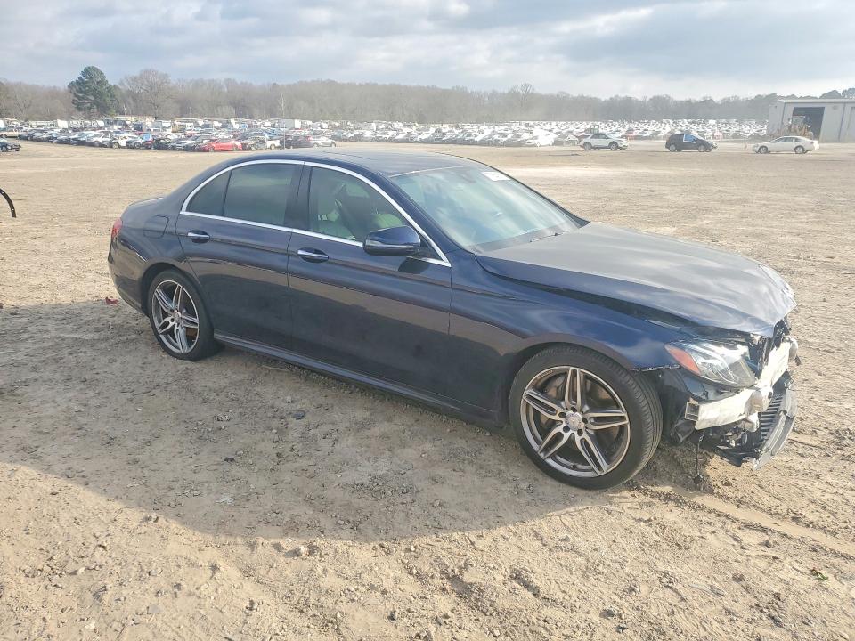 Photo 4 from auction – 2017 MERCEDES-BENZ E with VIN WDDZF4JB8HA075070