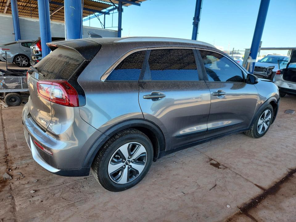 Photo 3 from auction – 2017 KIA NIRO with VIN KNDCB3LC2H5083637