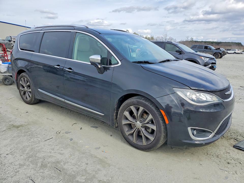 Photo 4 from auction – 2017 CHRYSLER PACIFICA with VIN 2C4RC1GG8HR504692