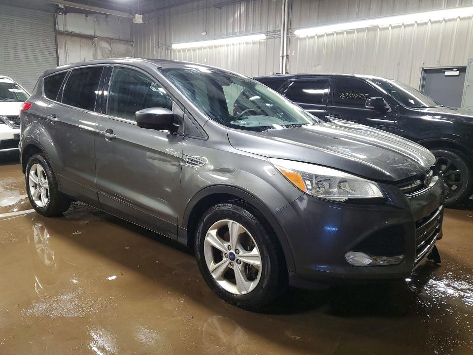 Photo 4 from auction – 2016 FORD ESCAPE SE with VIN 1FMCU9GX8GUA05583