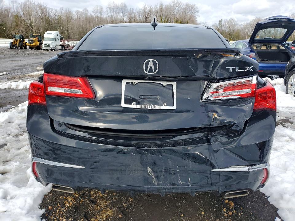 Photo 6 from auction – 2018 ACURA TLX with VIN 19UUB2F76JA003722