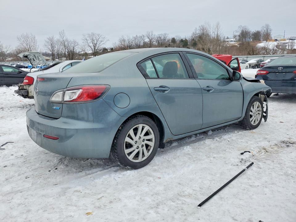 Photo 3 from auction – 2012 MAZDA 3 I with VIN JM1BL1V70C1575337