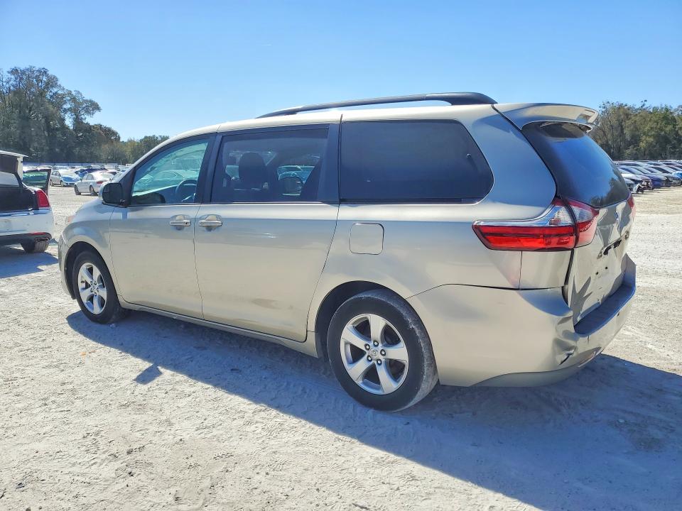 Photo 2 from auction – 2017 TOYOTA SIENNA with VIN 5TDKZ3DC0HS885152
