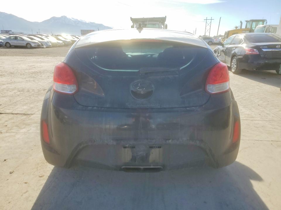 Photo 6 from auction – 2016 HYUNDAI VELOSTER with VIN KMHTC6AD8GU255065