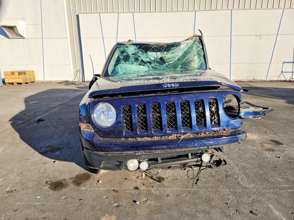 Photo 5 from auction – 2015 JEEP PATRIOT with VIN 1C4NJPFA5FD430359