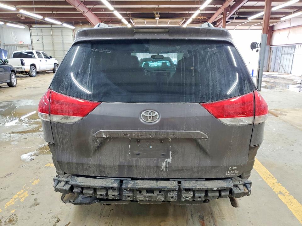 Photo 6 from auction – 2013 TOYOTA SIENNA LE with VIN 5TDKK3DC7DS302946
