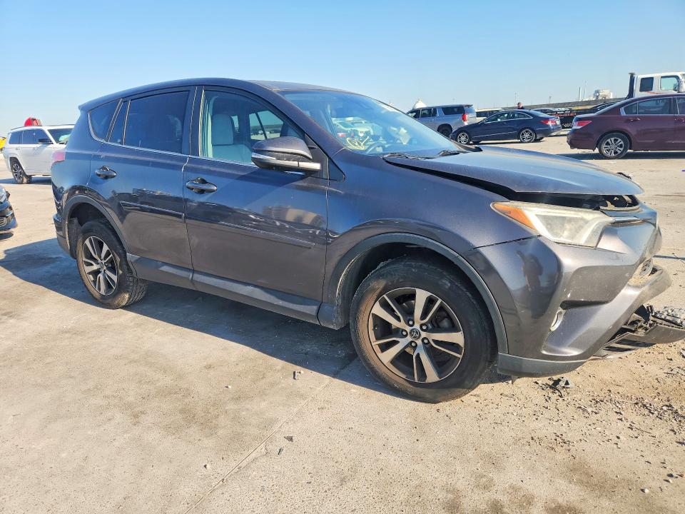 Photo 4 from auction – 2017 TOYOTA RAV4 with VIN 2T3WFREV7HW363243