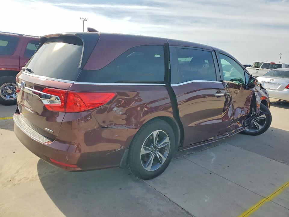 Photo 3 from auction – 2018 HONDA ODYSSEY with VIN 5FNRL6H84JB063181