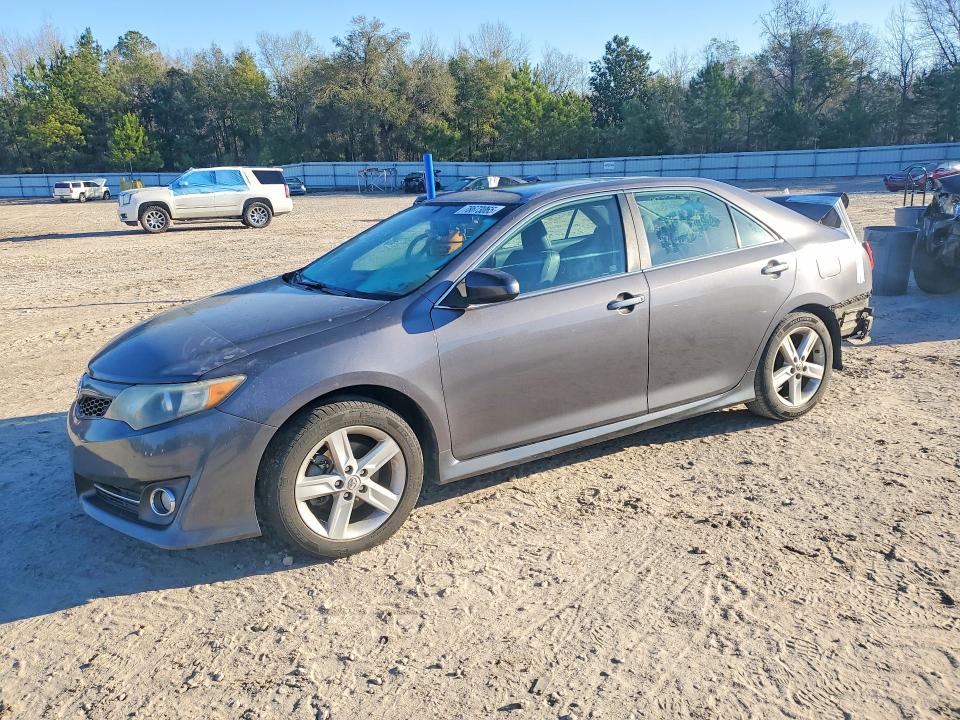 TOYOTA CAMRY 2014 z numerem VIN 4T1BF1FK5EU820902 - Zdjęcie z aukcji