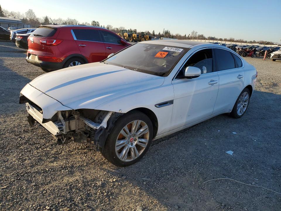 JAGUAR XF 2016 with VIN SAJBD4BVXGCY20495 - Photo from auction