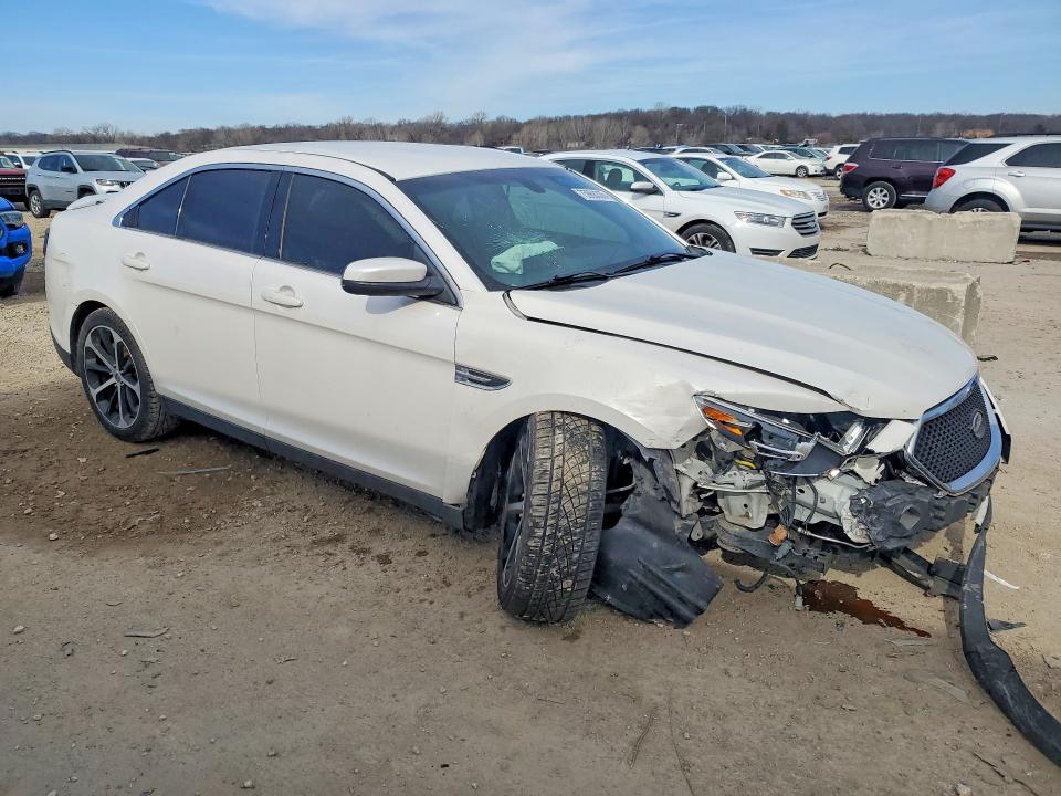 Photo 4 from auction – 2015 FORD TAURUS SEL with VIN 1FAHP2E89FG184076