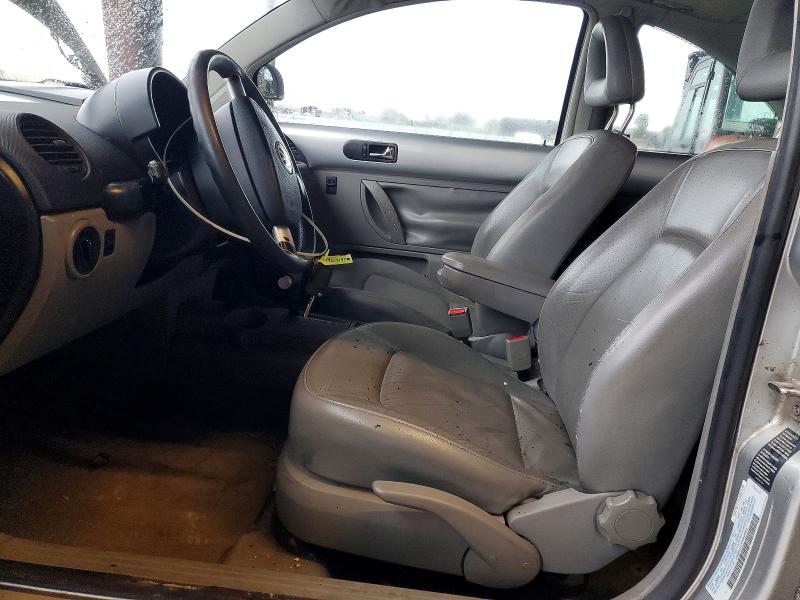 Photo 7 from auction – 2000 VOLKSWAGEN NEW BEETLE with VIN 3VWDD21C9YM499901