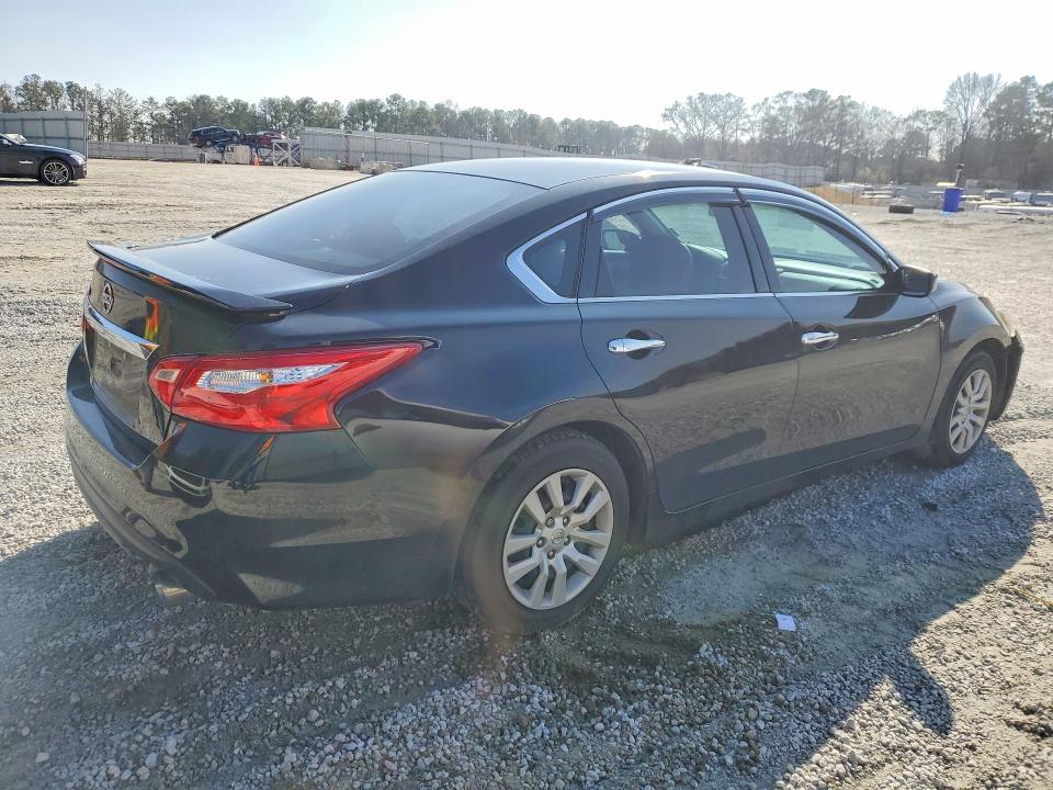 Photo 3 from auction – 2017 NISSAN ALTIMA with VIN 1N4AL3AP2HN353210