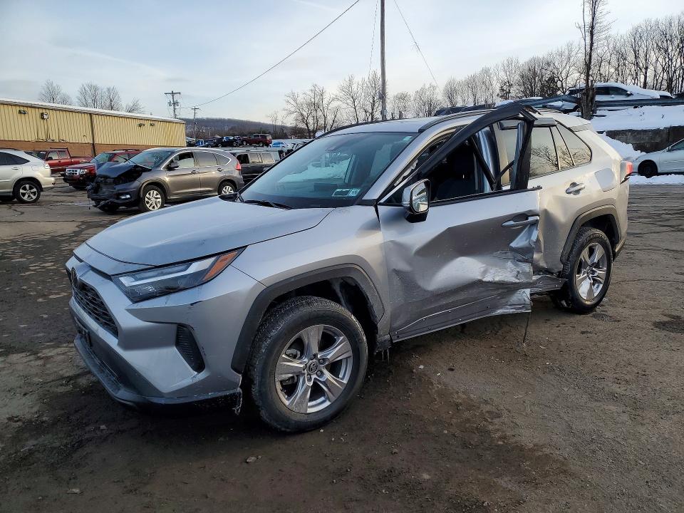 TOYOTA RAV4 2023 z numerem VIN 2T3W1RFV2PC218687 - Zdjęcie z aukcji
