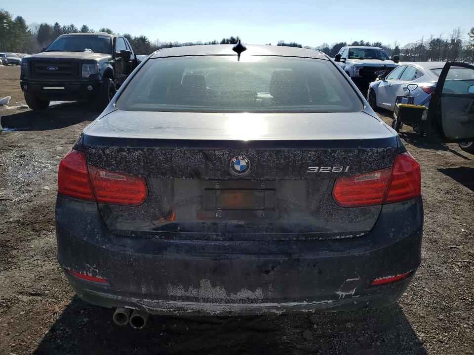 Photo 6 from auction – 2014 BMW 328 with VIN WBA3C1C54EK110835