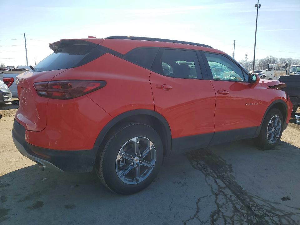 Photo 3 from auction – 2025 CHEVROLET BLAZER with VIN 3GNKBCR45SS238682