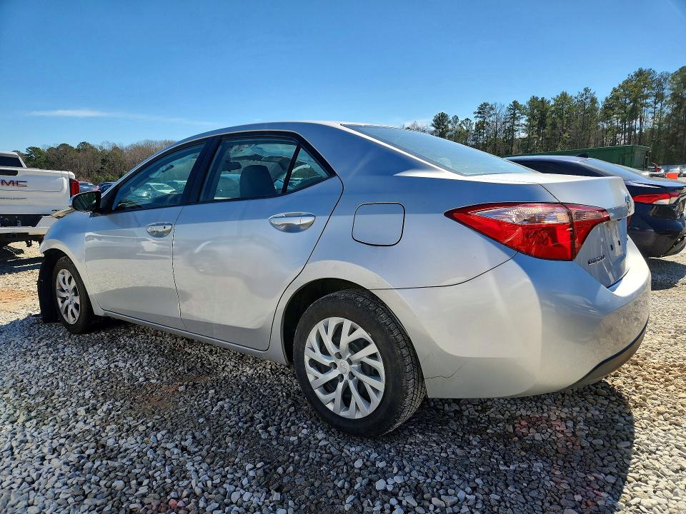 Photo 2 from auction – 2018 TOYOTA COROLLA with VIN 5YFBURHEXJP782879