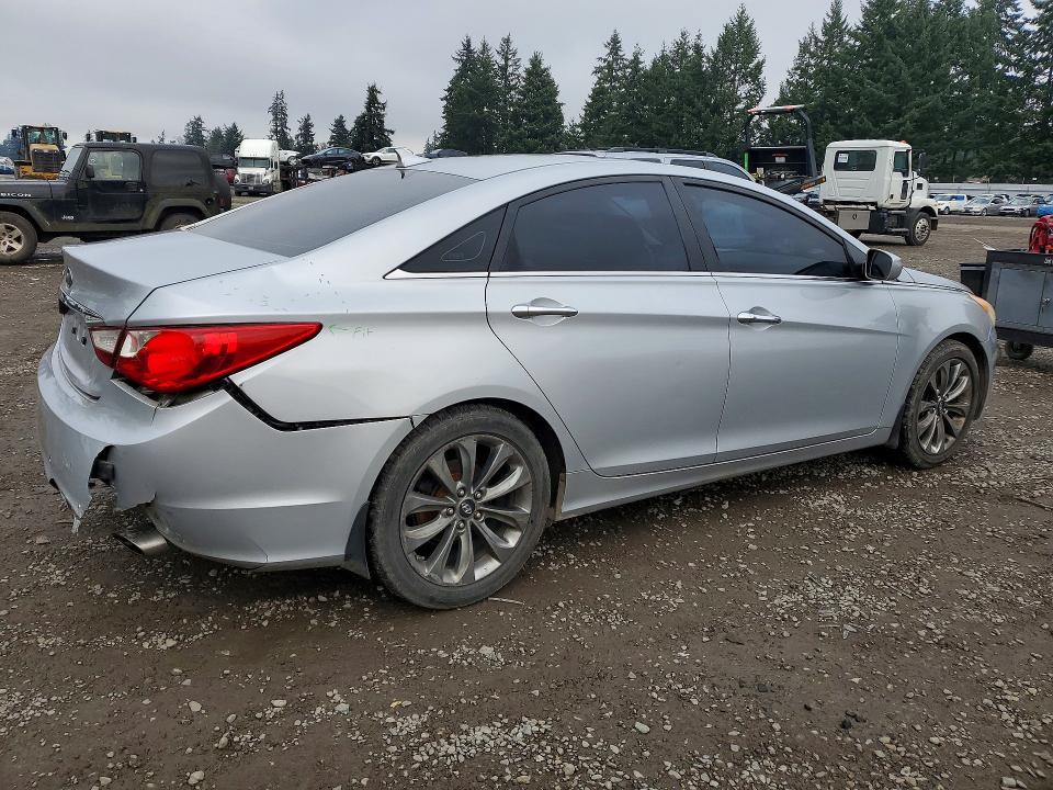 Photo 3 from auction – 2011 HYUNDAI SONATA SE with VIN 5NPEC4AC0BH163072