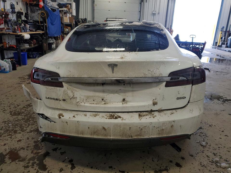 Photo 6 from auction – 2015 TESLA MODEL S with VIN 5YJSA1E21FF109390