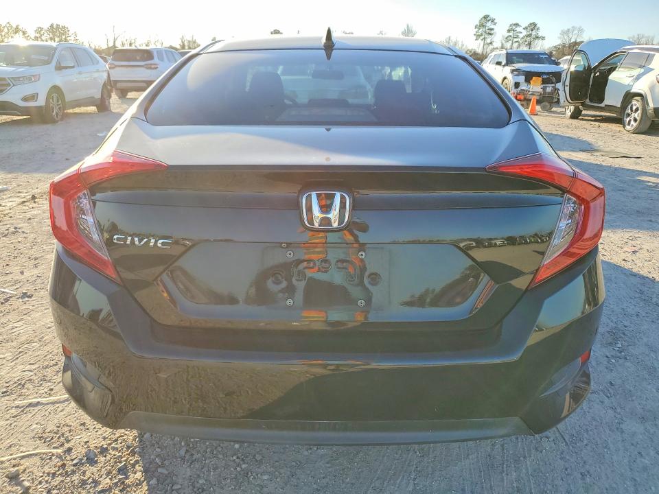 Photo 6 from auction – 2017 HONDA CIVIC with VIN 19XFC2F72HE043789