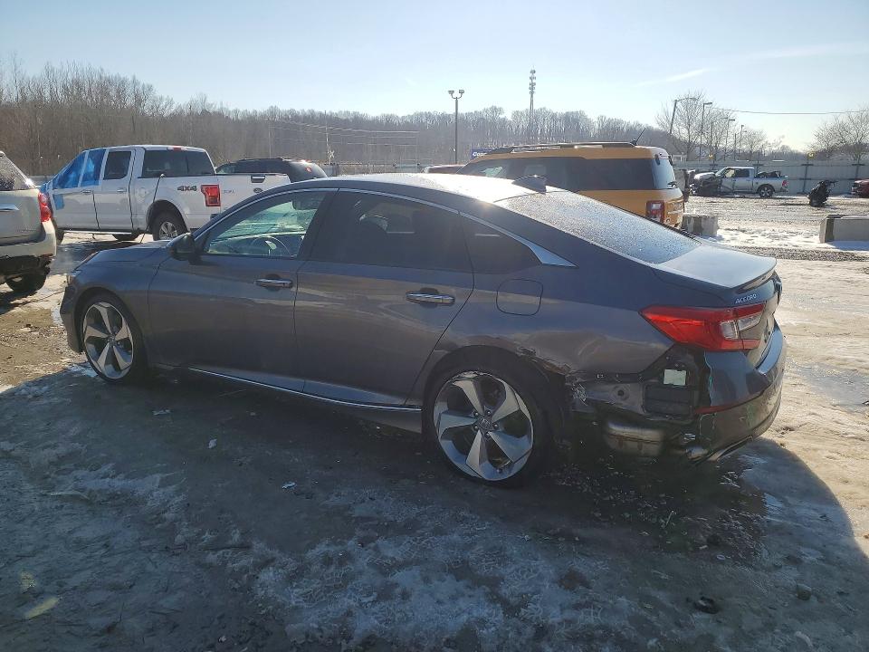 Photo 2 from auction – 2018 HONDA ACCORD TOU with VIN 1HGCV1F98JA060082