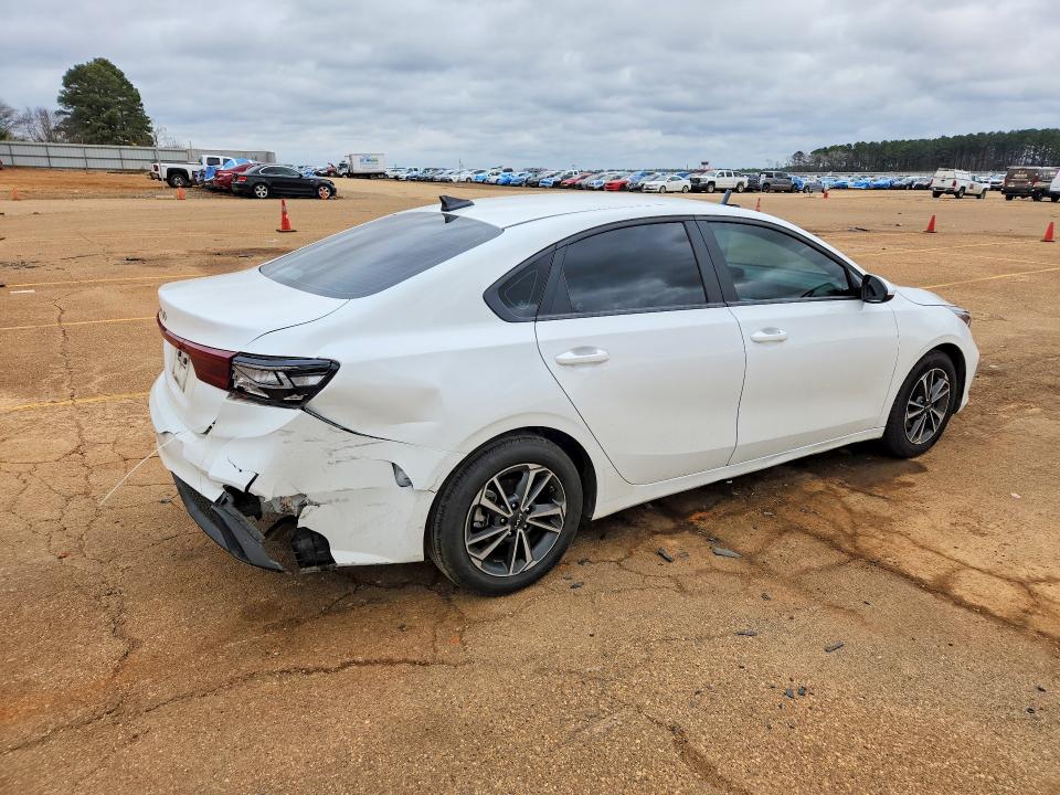 Photo 3 from auction – 2024 KIA FORTE with VIN 3KPF24ADXRE836934