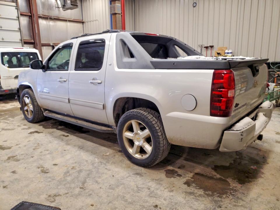 Photo 2 from auction – 2011 CHEVROLET AVALANCHE with VIN 3GNTKFE37BG133177