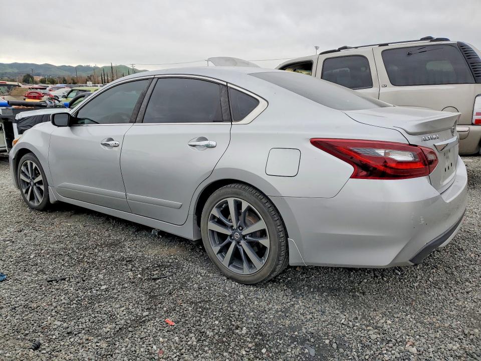 Photo 2 from auction – 2017 NISSAN ALTIMA with VIN 1N4AL3AP4HC197831