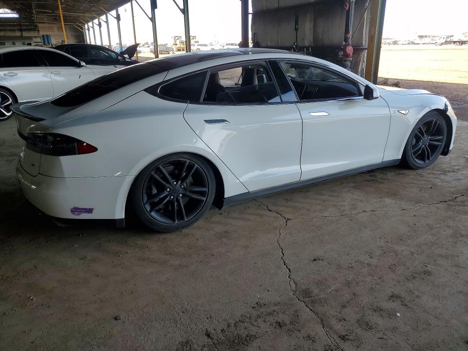 Photo 3 from auction – 2013 TESLA MODEL S with VIN 5YJSA1DN2DFP08176