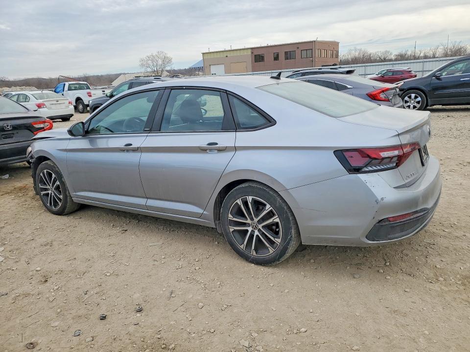 Photo 2 from auction – 2023 VOLKSWAGEN JETTA with VIN 3VWBM7BU0PM054943