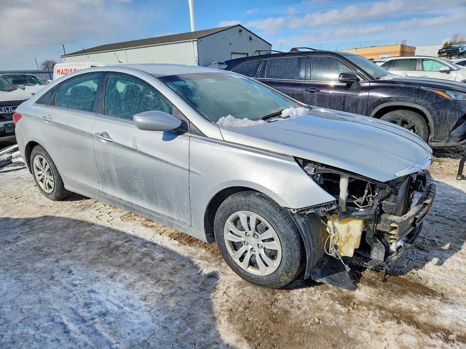 Photo 4 from auction – 2012 HYUNDAI SONATA with VIN 5NPEB4AC6CH488751