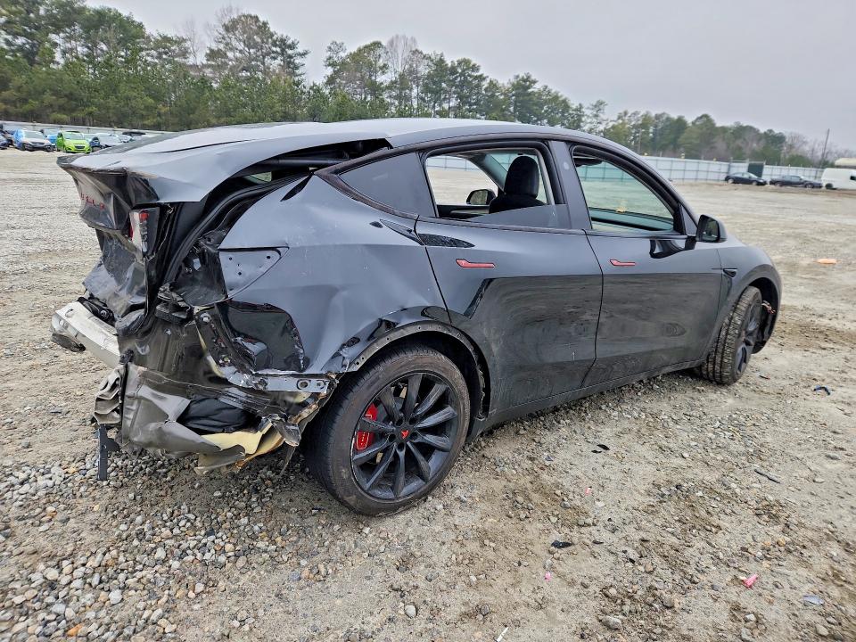 Photo 3 from auction – 2024 TESLA MODEL Y with VIN 7SAYGDEE6RA216203