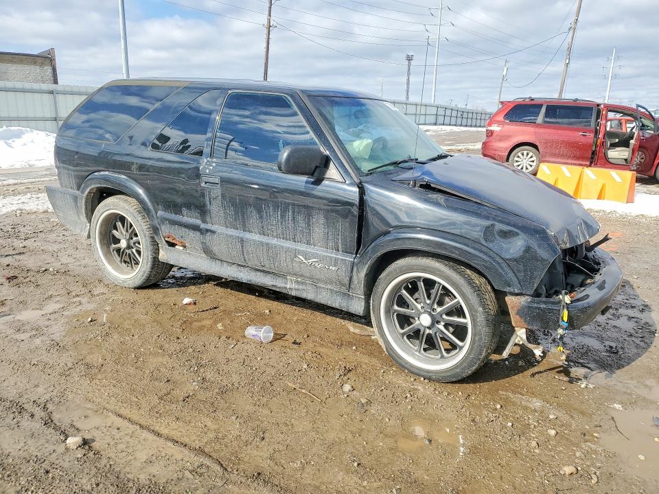Photo 4 from auction – 2003 CHEVROLET BLAZER with VIN 1GNCS18XX3K101867
