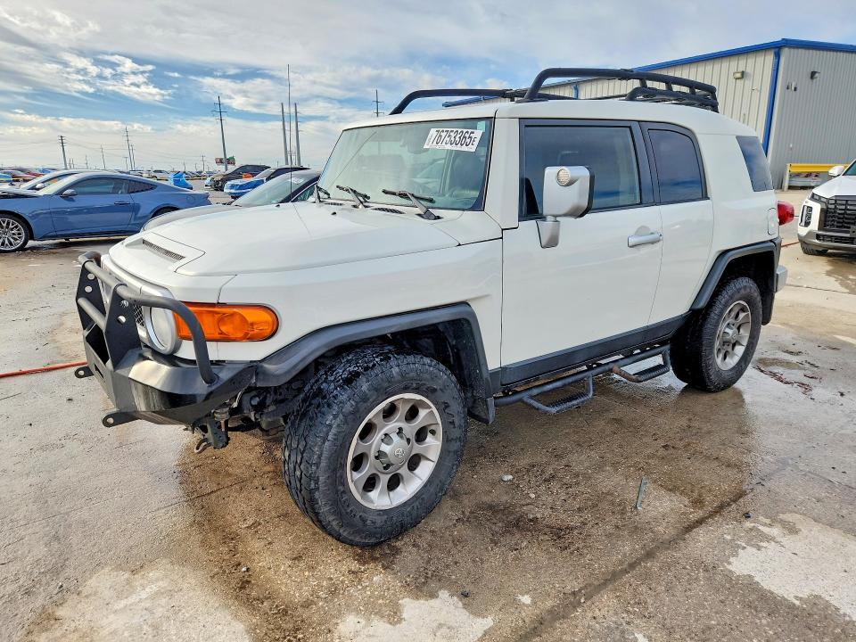 Photo 1 from auction – 2012 TOYOTA FJ CRUISER with VIN JTEBU4BF8CK121093