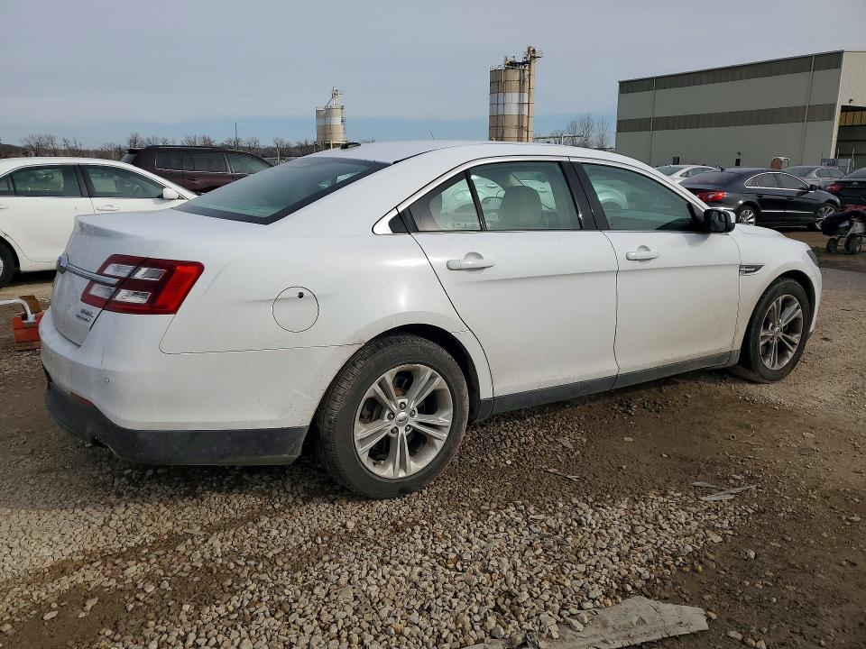 Photo 3 from auction – 2016 FORD TAURUS with VIN 1FAHP2E84GG126085