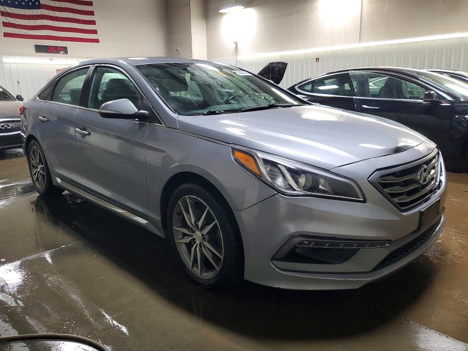 Photo 4 from auction – 2017 HYUNDAI SONATA with VIN 5NPE34AB0HH551712