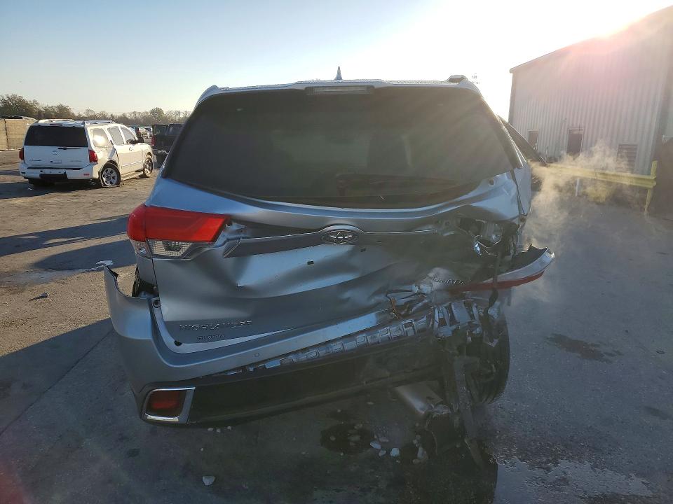 Photo 6 from auction – 2018 TOYOTA HIGHLANDER with VIN 5TDYZRFH6JS253736