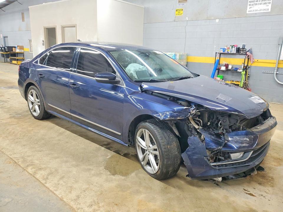 Photo 4 from auction – 2014 VOLKSWAGEN PASSAT with VIN 1VWCN7A34EC075352