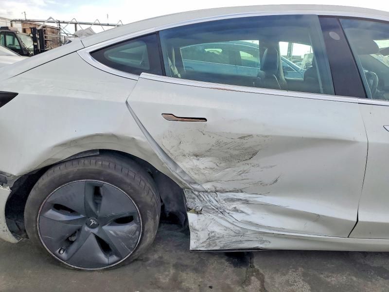 Photo 10 from auction – 2019 TESLA MODEL 3 with VIN 5YJ3E1EA4KF503945
