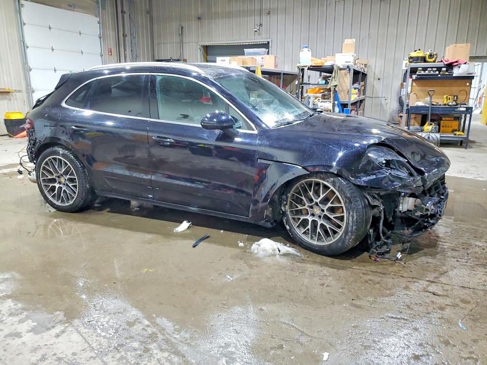 Photo 4 from auction – 2018 PORSCHE MACAN with VIN WP1AB2A56JLB32649